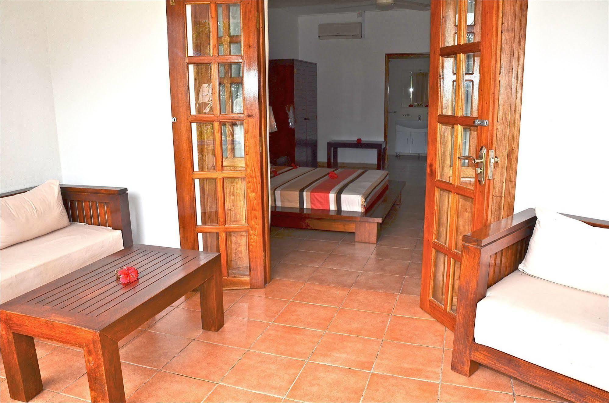 Britannia Hotel Grand Anse  Exterior photo